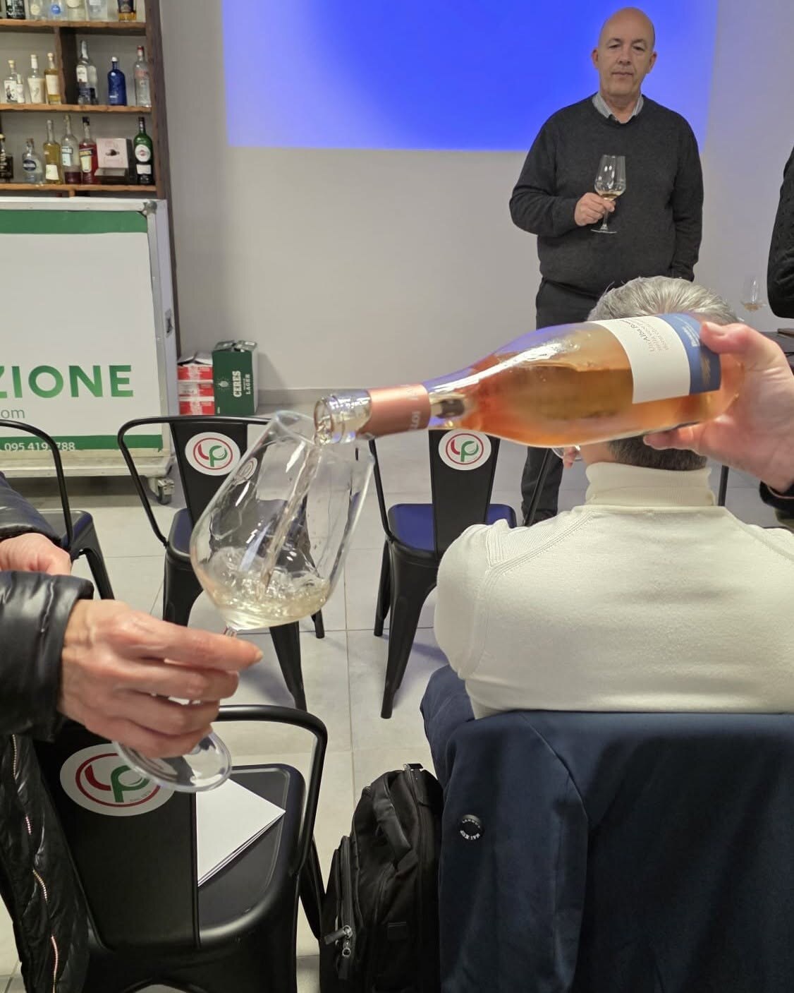 Degustazione guidata durante la formazione LP Distribuzione